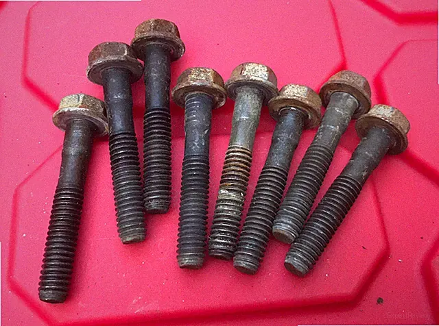 Briggs & Stratton 09L902-0284-E1 Cylinder Head BOLTS 691640